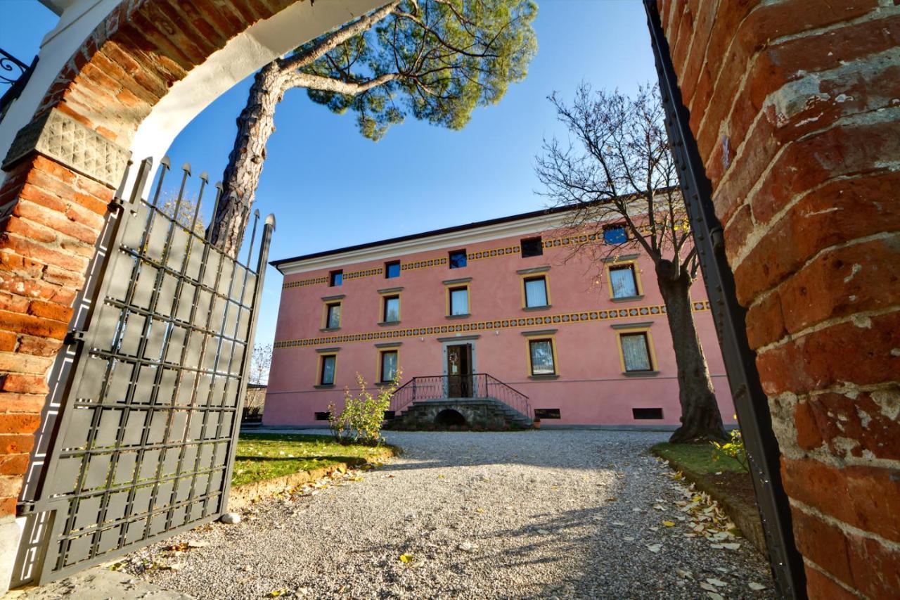 Villa Butussi - L'Ospitalita Del Vino Corno di Rosazzo Eksteriør bilde