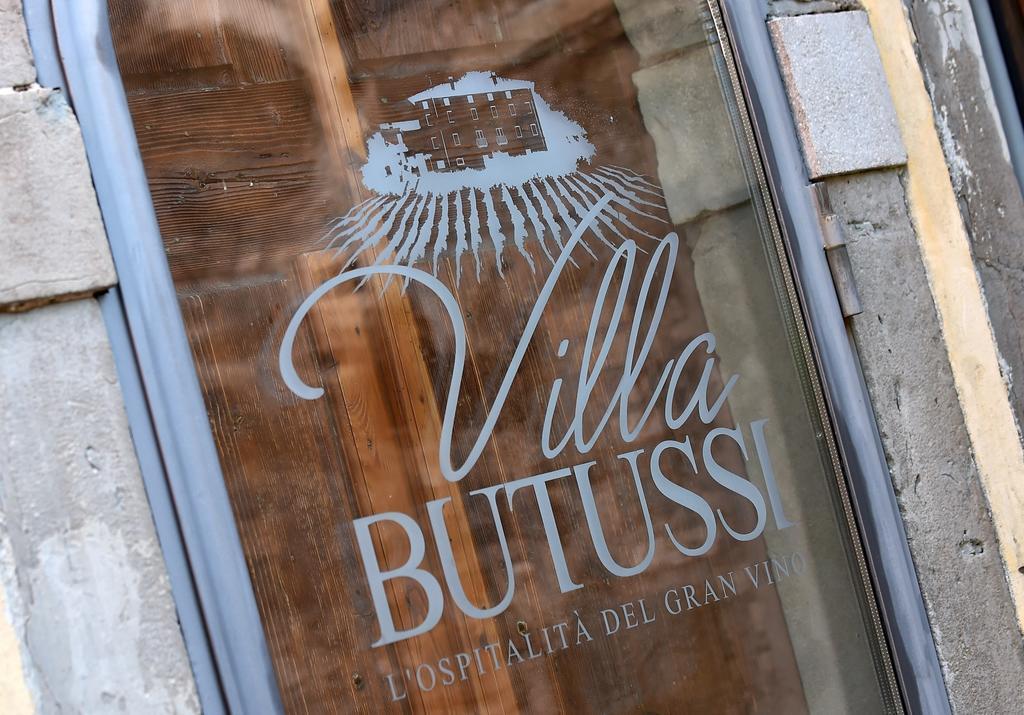 Villa Butussi - L'Ospitalita Del Vino Corno di Rosazzo Eksteriør bilde